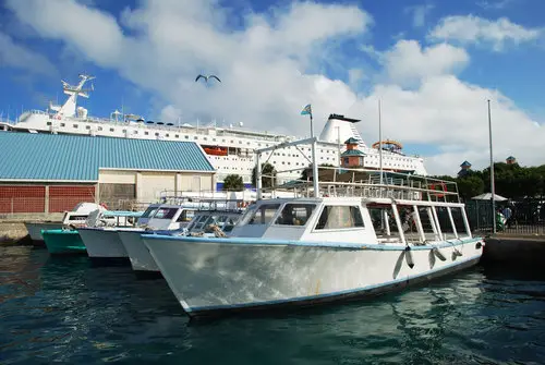 Water taxis at Nassau Dock