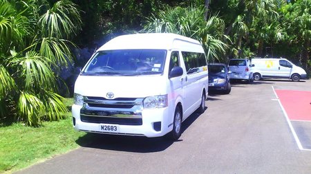 Rickys Minibus Bermuda