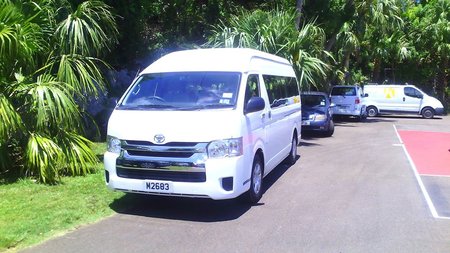 Rickys Minibus Bermuda